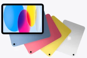 alt="Geöffnetes Apple iPad (2025) zur Reparatur"