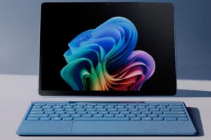 Microsoft Surface Pro 11 mit kaputtem Display
