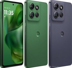 Motorola Moto G Power (2025) mit geöffnetem Gehäuse während der Reparatur